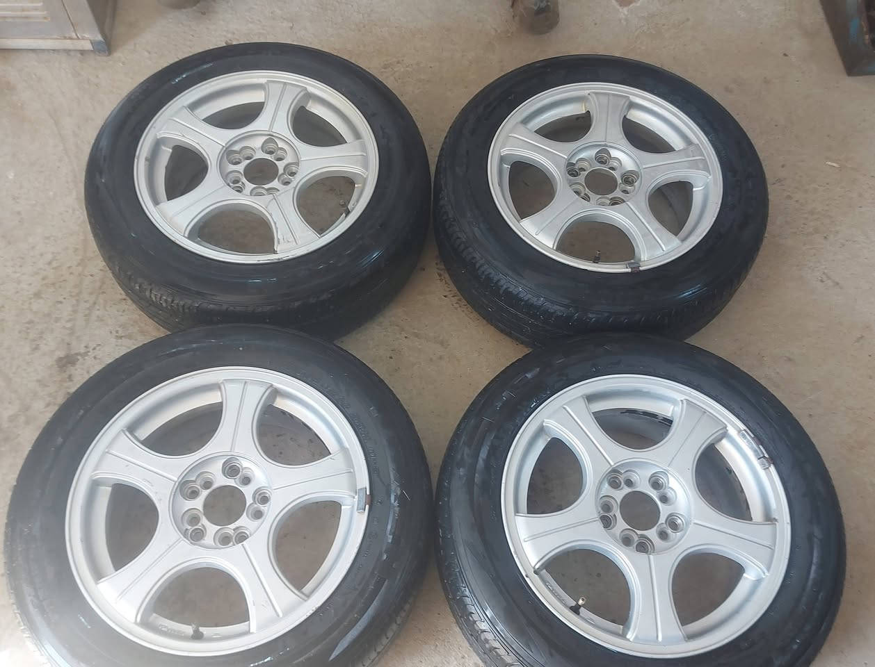 ويل كب ابصم حجم ١٦ مع تخم تاير نص عمر 
ناصريه. قضاء النصر


**إذا كنت صاحب هذا الإعلان وتريد حذفه لأي سبب، رجاءا أرسل رسالة إلى الدعم الفني**