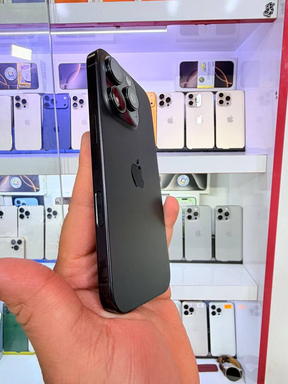 ايفون 16 برو IPhone 16 pro Esim
البطارية 95 مستخدم نظيف  ذاكرة 256 نظافته ١٠٠/١٠٠  
((( السعر فقط 950 الف لون المميز اسود ))) 
وشعندك للبيع او مرواس او تشتري كلشي نستقبل راسلني عالخاص عنواني النجف 
*********** رقمي هذا للاستفسار
