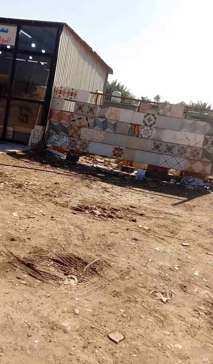 تحيه طيبة الى متابعينا الاعزاء 
يعلن مكتب سنتر الكوت للعقار 🏛

♦️معرض سيراميك مع مخزن ومحلات عدد 4        
وجهه على شارع العمارة  بالمباشر  بالبداية قريب على مخازن الغذائية 
 مؤجر حاليا 
الوارد الشهري 450 تقريبا 
بيع أو مراوس 

♦️مساحه 800م 
♦️واجه  20 م
♦️النزال 40 م
♦️موقع مميز ♦️
شارع كوت العماره 
قريب على مخازن الغدائيه 
قرب معمل الغاز 
قرب شركة الخشب 
-------------------
للأستفسار 
مراسلة الصفحة او الاتصال على الرقم 
***********
او مراجعة مكتب سنتر الكوت للعقار 🗺
عنوان المكتب داموك الحقوقيين 
قرب افران السلطان مقابل معجنات فراولة 
💢 بادارة عقيل الزركاني 💢
