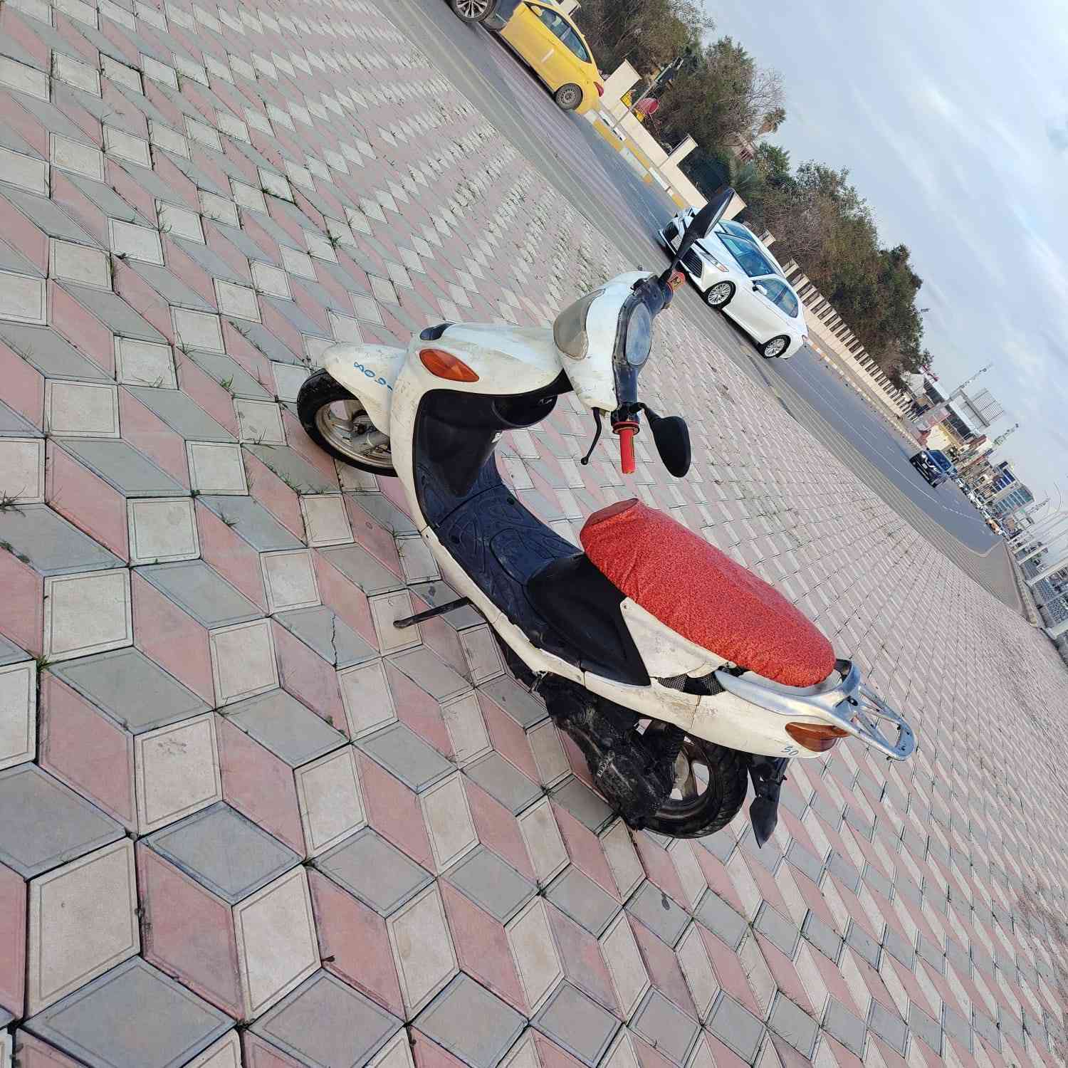 سلام عليكم ورحمه الله وبركاته دراجه اكزز للبيع مطور اي عيب مابي كامل شغال كفراته موجوده كامله كهربائيات كامله شغاله سلف لايتات كامل شغال اي عيب مابي نكره سلف نص هندر تشتغل مابيه اي عيب المحرك 120 سيسي محرك ياماها مابي اي عيب بل شرط مكينه ممفتوح اصبانه مشايف بريك وره او بريك كدام كامل شغاله دراجه خير من الله
#للبيع او #للمراوس
#السعر 250 وبي مجال قليل حك الجيه 
***********
