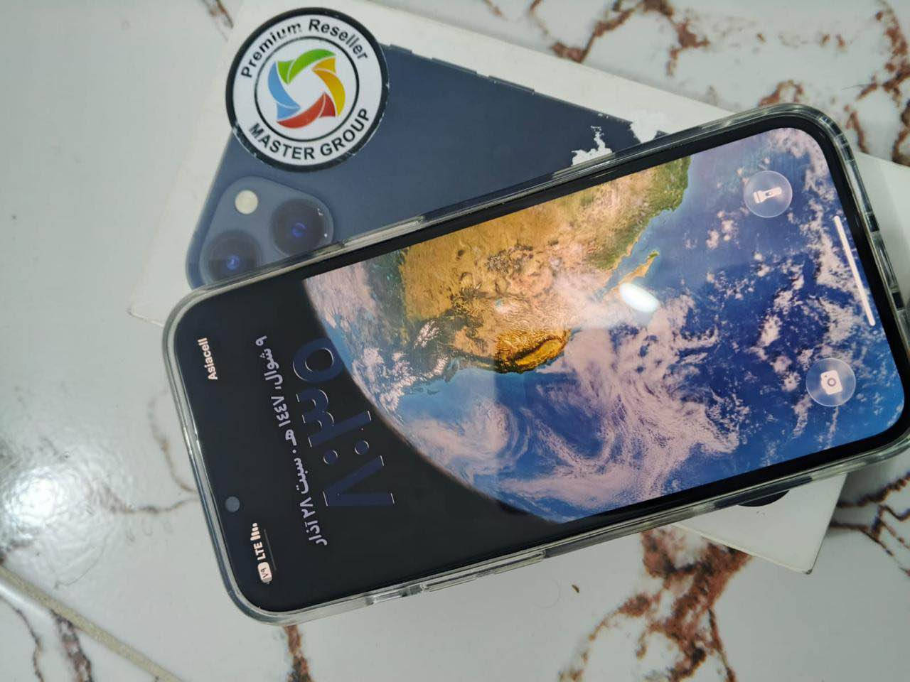 13 عادي بعده بالضمان 
لا مفتوح ولا مبدل بيه اي شي 
شرق اوسط AAA ماستر 
ذاكره 128
بطاريه 99🔋 
كامل ملحقات
*********** واتساب او خاص عمارة, ميسان
