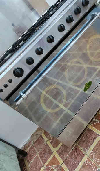 طباخ 5عيون شغال ع الفحص نوعية رويال السعر 130بي مجال
العنوان حي شرطة ***********
