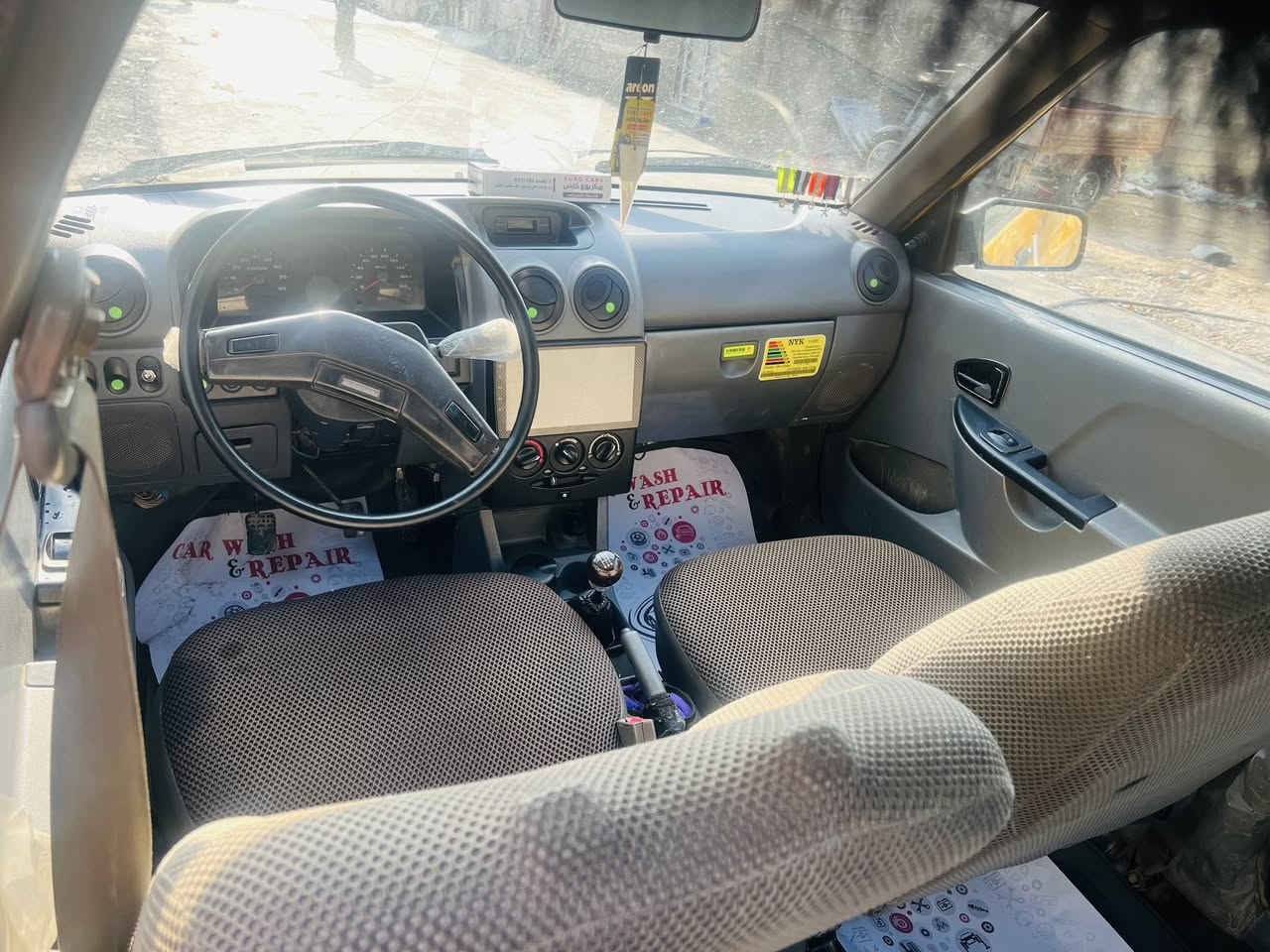 السلام عليكم سيارة لبية سايبة موديل 15 كاملة كير خير من الله بس نقص تبريد السعر 40بيهة مجال قليل مكان سلمان باك رقم 0751551505/// *********** أي تفسير تعال خاص
