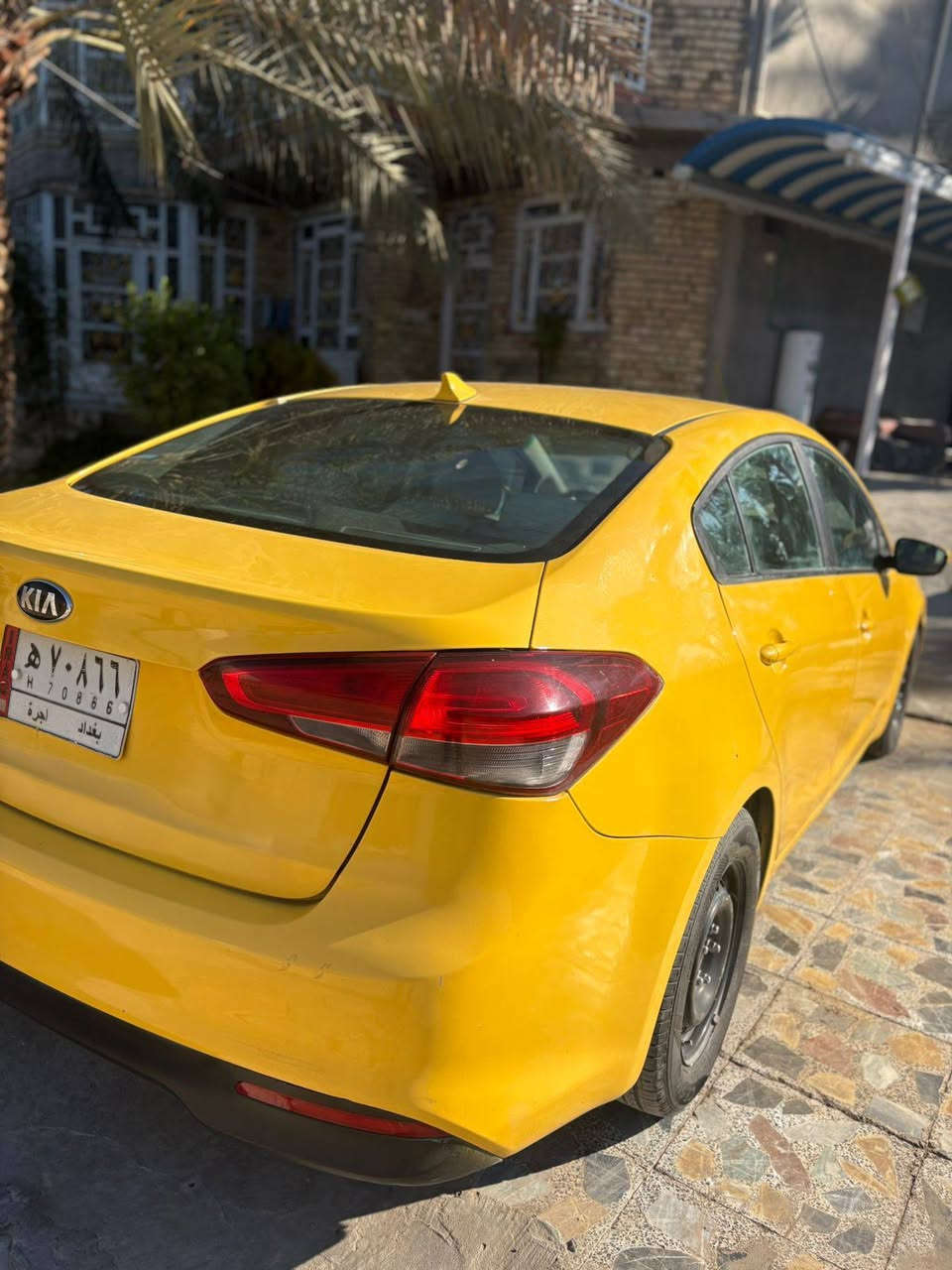 السلام علیکم 
فورتي موديل 17 وارد امريكي حادث جاملغ وبنيد 
منضومه غاز تبريد ثلج تخم تاير مكان الدوره سعر 105
للاستفسار ***********
