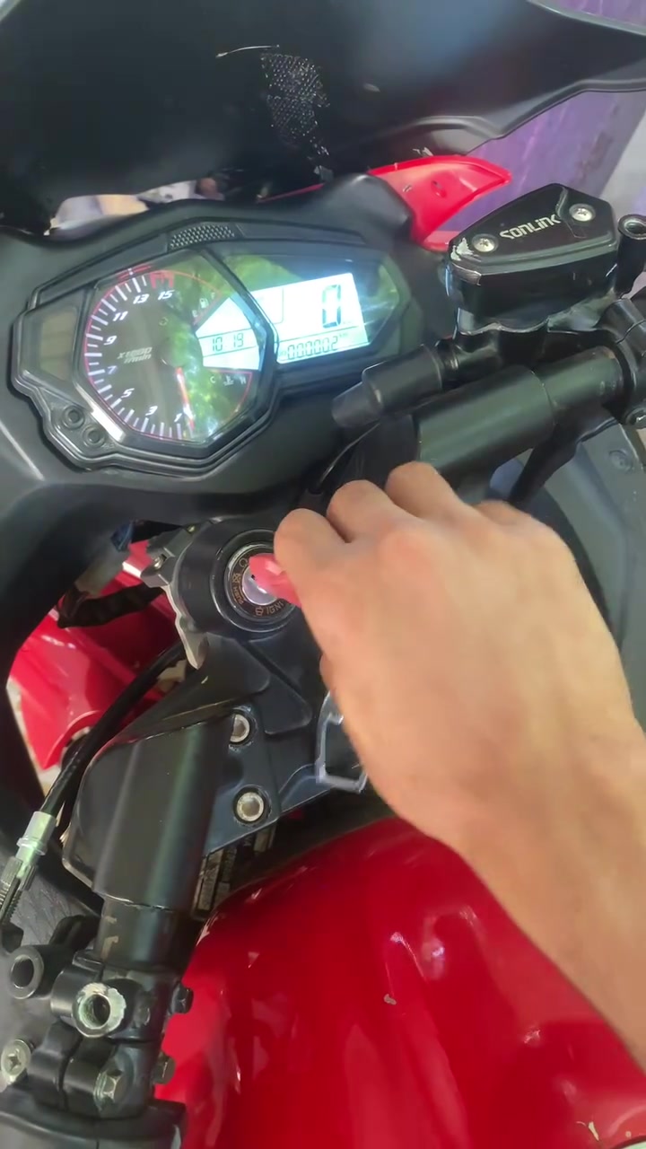 السلام عليكم بطحzx7للبيع موديل2023 محرك 300cc مكاني موصل ايسر  /واتساب***********/الانتصال***********
