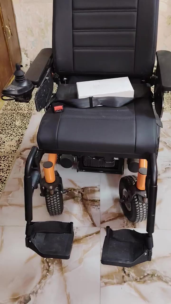 سلام عليكم كرسي متحرك  للبيع بطارية دبل  جديدة مامستخدمة نهائيا تاير جبير سعر خاص رقم الهاتف
***********
