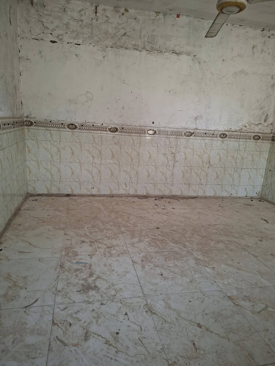 سلام عليكم بيت حواسم خلف عمرات سنيكنه مدرينه الصدر سعر خاص***********
