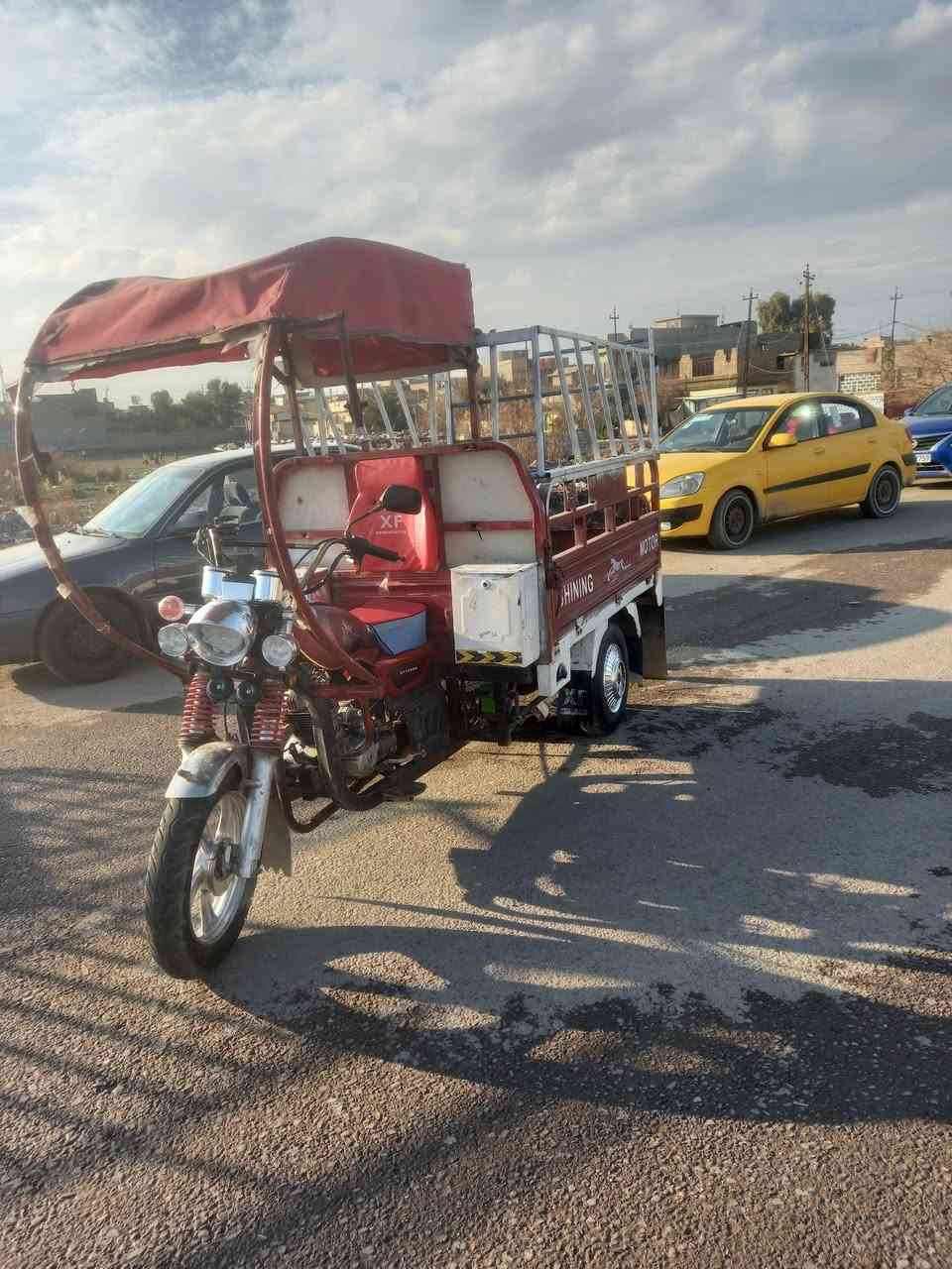 السلام عليكم ستوته للبيع وايرمنيه كلها شرط اليوم شادها محرك اليوم اليوم معمرو كلو بعد مامفيلس  شاصي ركبه شرط منفيس ستوته موديل 2017 سلف وعل شارع السعر 1200 وبيها مجال الموصل اليسر الخاص مفتوح رقم الهاتف *********** واتساب
