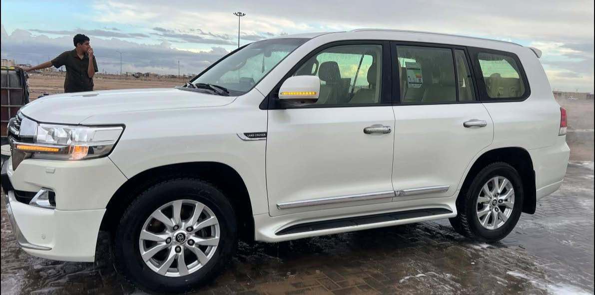 للبيع موديل 2017 رقم بغداد 
8 اسلندر  ماشيه 108 حقيقي
سياره جاهزه تحويل مباشر 
السعر 460$ وبيها مجال 
***********
