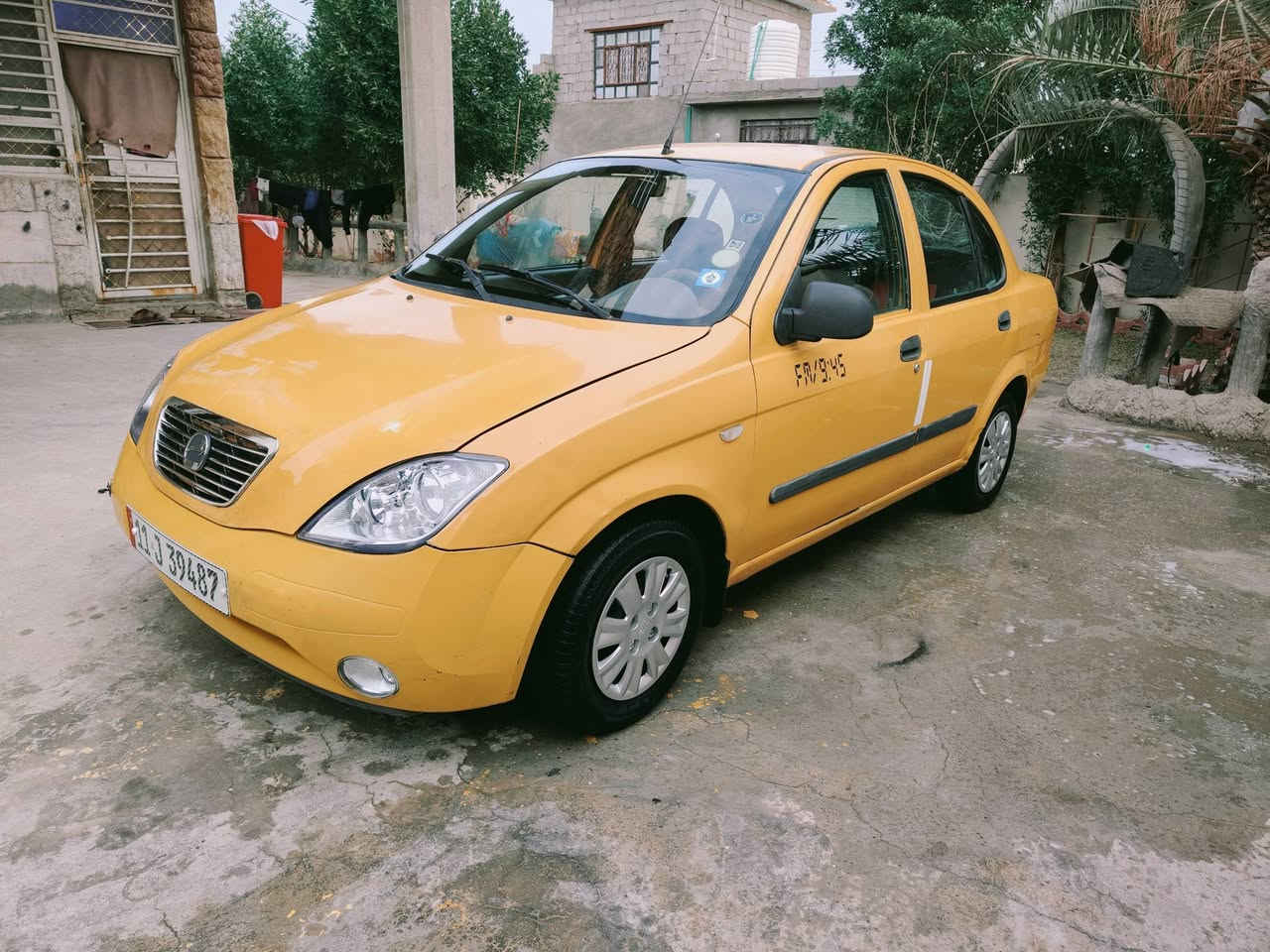 السلام عليكم طيبه 2015 مكينه وكير جدد حداديه وتخم تاير جدد مصفره هيئه وغرامات السياره كفاله من الضربه تبريد شغال بس يحتاج غاز سنويه لل2028 عنواني كربلاء الحر السواده السعر 34 رقمي ***********
