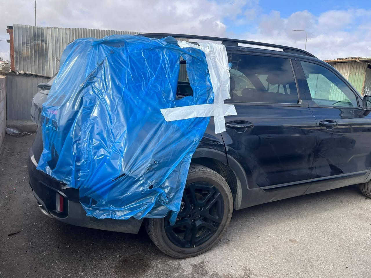 السلام عليكم كيا تولرايد موديل ٢٥ ماشية ٣ الاف حاليا بلعقبة تفيد العندة كتاب شهداء او حرة بكيفك بدون كمرك وتصليح واصلة لليوسفية. اني دافع النقل ٢١٠ ورقة للاستفسار واتساب *********** مكاني بغداد
