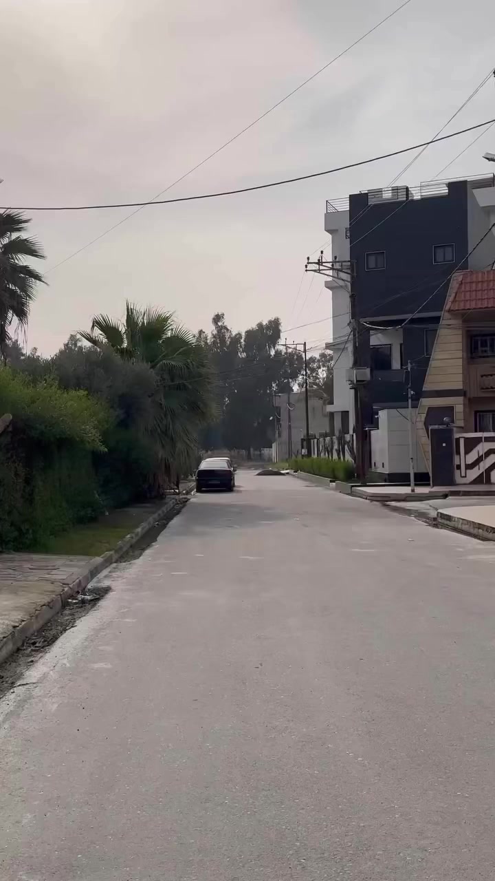 ارض للبيع حي المهندسين مساحه 300م واجهه 15 للاستفسار مكتب الحكمه سايدين حي الشرطه *********** /***********
