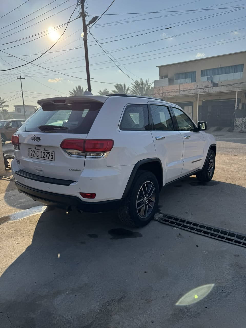 جيب لاريدو خليجي 2018   كفالة عامة
فول مواصفات لاريدو ماشية 79 الف 
 فتحة سقف سلايد
تشغيل عن بعد
شفتات ستيرن
كراسي جلد لونين بيجي 
كراسي الامامية كهرباء
تبريد منفصل قطعتين
زراك لايت
لايتات زنون
مكينه 6 سلندر 3600 
حساس امامي خلفي
توقف ذاتي خلفي
شاشة وكامرة دوارة خلفية
اشارة بالمراية
اوتو ستوب
لد نهاري
ويل حجم 20 وتخم تاير جديد
السيارة كلش حلوة وجاهزة مابيها نقص 
مكاني بغداد 

مكفولة من صبغ شخط رصعة تبديل 
فقط بارد بسيط جداً ممبين بلباب كد اصبعين 

السعر 275 ورقة  
مكاني صلاح الدين قضاء بلد ناحية يثرب 
رقم اربيل  

***********
