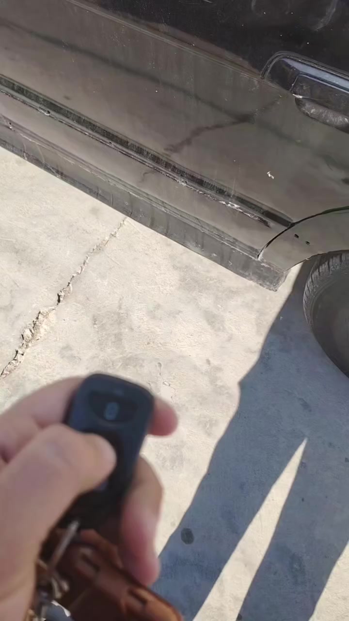 السلام عليكم BMW 1990 مكينه 6 كير جديد صارله ٥ اشهر كهربائيات كله شغاله يعني منضومه البك لايت كله جديد الأمامي هم كذالك داخل الاناره هم جديد منضومه كامله سماعات ومسجل جديد سياره معمره داخل خارج حداديه الاماميه تعبانه تايرات جدد سنويته 2026 لشهر العاشر لون اسود غير محدد رقم بغداد مشروع وطني الياخد السياره فقط تحويل يعني لا يكلي وكاله السياره سعره ٣٨ وبيه مجال مكاني واسط قضاء العزيزية
***********
