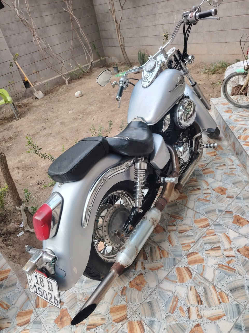 للبيع 
شادو ٤٠٠
رقم بابل/ سنويه ولوحات
 نقصها فقط اشاير
السعر المطلوب ٢٣ ورقه وبيها مجال شي قليل
/*********** /
