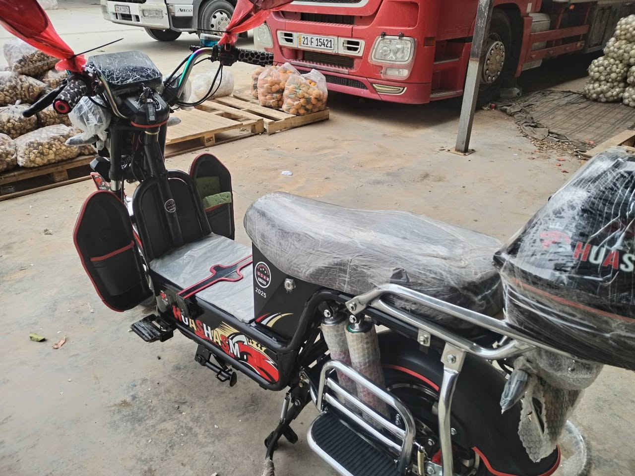 سلام عليكم خوان موطور هيوشه موديل 2025نضافه فول بطاريات علا لفحص ماصارلي شهر من شديتها موطور كلش نضيف كهربايات كلها شغاله سعر 700 قفله🤝***********
