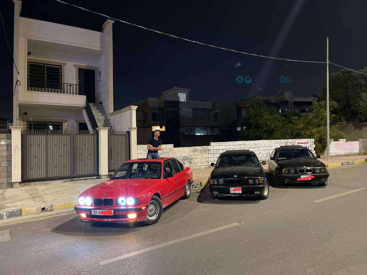 السلام عليكم 
BMW520 
اصل 
محركه 528 صقر دبل فاينوس
كير توماتيك 
تبريد تدفئه
بلا صبغ بيها تلقيطات مكانين
كهربائية كلها شغاله
رقم نينوى الهزه البارحه سويته
شرط تحويل 
كابون بانزين ماستر بيها
السياره متعوب عليها كلش ونضيفه مو ملزكه
مسجل وطخم سماعات جديد ومضخم صوت 
قف مركزي +من تقفلها الجامات والسلايت ينسدون
***********
بي وتس 
سعرها اتصل ع رقم

