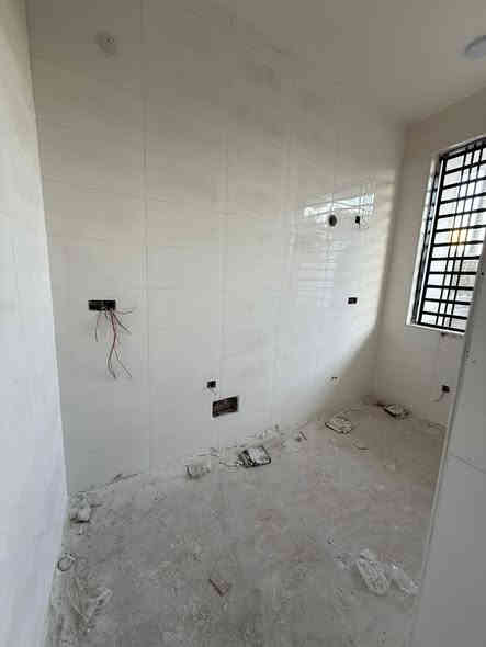 🏘️/ دار للبيع المساحة ١٧٥ م طابو زراعي سند 

              الواجهة ١٢ م / النزال ١٤.٥ م 

🧱/بناء حديث قيد الانشاء استلام عند التكملة 

الطابق الاول / مطبخ . هول . استقبال . غرفتين نوم . مجمع صحيات . حديقه داخلية . صحيات خارجية 

الطابق الثاني / ثلاث غرف نوم . هول . مجمع صحيات 

🌏الموقع / شارع ٨٠ مجاور شركة عراق البدر  خلف التجاري مباشرةً 

لمعرفة السعر// يرجى مراسله الصفحه 
 
للاستفسار اكثر مراجعة مكتب 

#بشار_للعقار_والمقاولات بدايه شارع الحسينية من جهة شارع ٦٠ 

***********                  ***********
