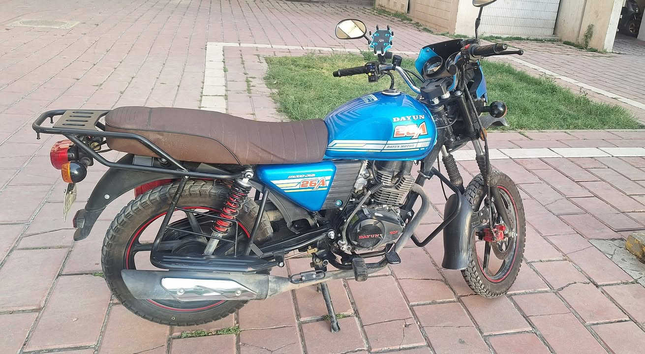 السلام عليكم 🌹 دايوان جبلي 🏍 2026 💪
الدراجة  ما مشتغله دلفري ابد ✨️
ونضيفه وادريلها دهن كله  ليكي مولي الاصلي ✅️

ماشيه 5000 قابل للزيادة صارلها عندي شهرين ونص

الون بحري 🔵🟦 

نضافة 100% ⚪️🔵
السعر 2500
العنوان 📍بغداد الصالحية ***********
