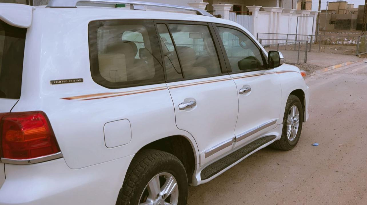 السلام عليكم لاندكروز بريم 2015 نضافه فول سياره جاهزه مكفوله كفاله عامه رقم شمالي شرط تحويل اي نقص مابيهه سياره مكفوله عده البارد مذكور بل سونار السعر المطلوب  395 رقم الهاتف *********** العنوان بغداد الحسينيه
