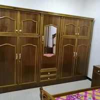 غرفة نوم • ٥ باب • ٢٣٠سم×٣م