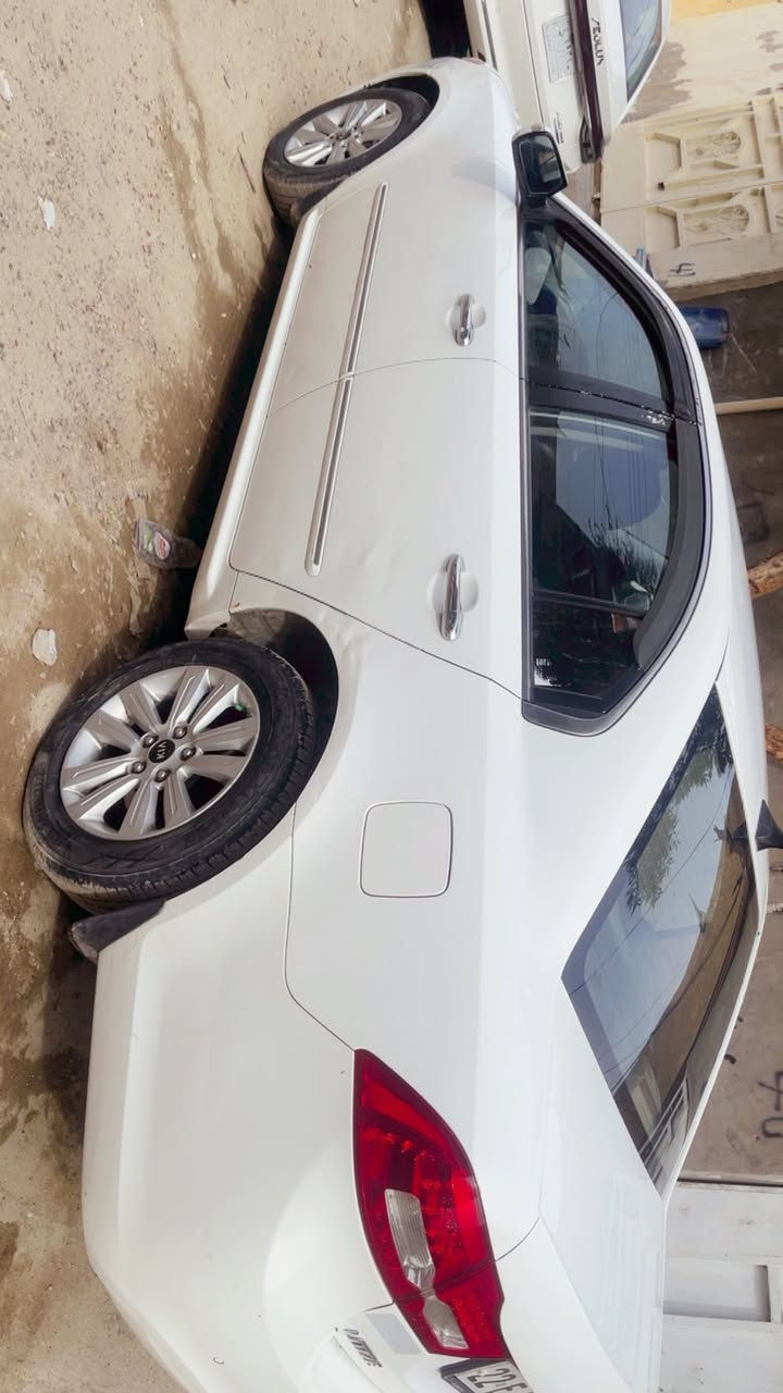 السلام عليكم السيارة جاهزة من كل شي عدادية جديدة السيارة حلوة تخم تاير جديد  الستفسار ***********      ***********
