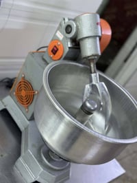 خلاط حمص ٢٥٠ عجانه صغيرة ١٧٥ كسارة فستق ٣٠٠ ٠٧٧٠٣٩٠٤١٩٢