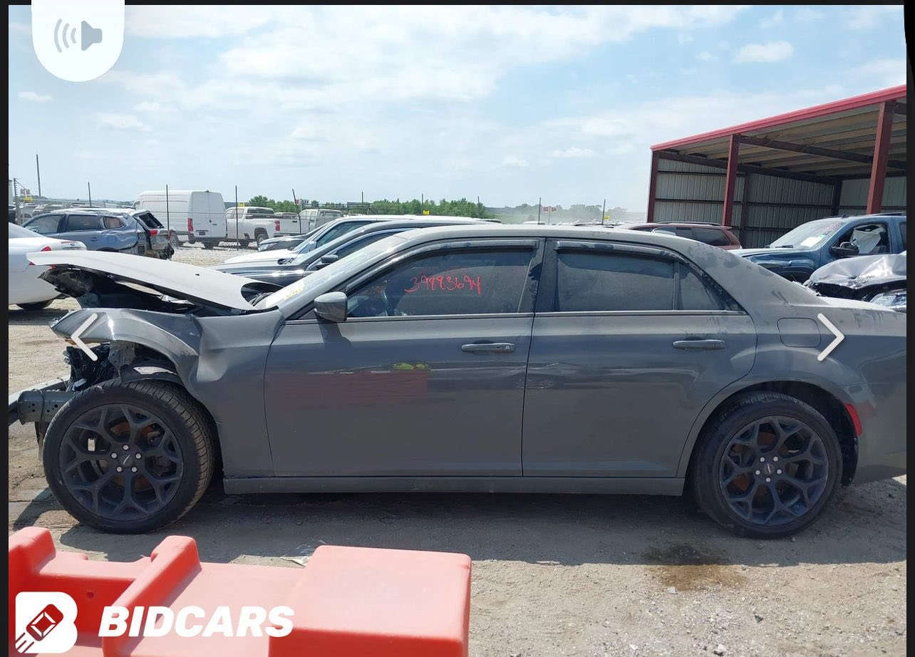 لبيع سياره جاهزه لعمل بيع سريع ١٨٥وبيه مجال بصيط لشراي مكاني كربلاه ***********
