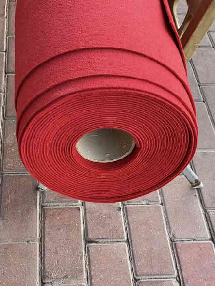 كاربد للبيع بسعر مناسب جداً بعده جديد ما مفتوح قياساته 25*4 يعني 100 متر  تواصل - ***********1
