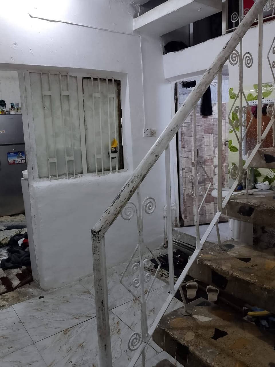 السلام عليكم مشتمل 90م للبيع مسلح ستقبال مطبخ حوالي خدمات غرفة نوم 2 العنوان الشعب شارع عريض مقابيل حسينية المصطفى ركن أبو سجاد كصاب اتصال مكتب الفردوس للعقار ***********
