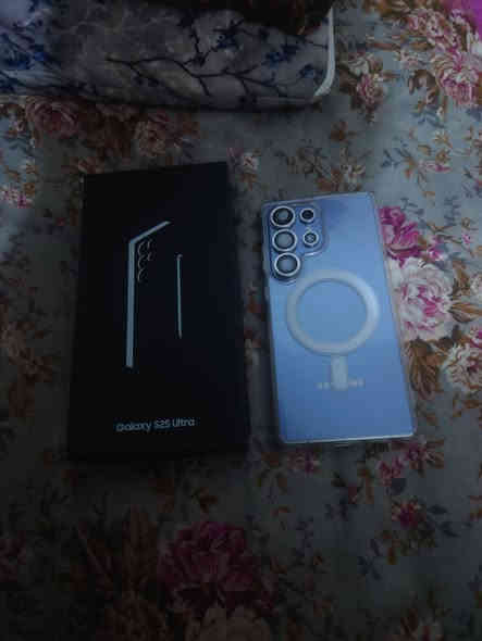 سلام عليكم من رخصه للإدمن
سامسونج S25 ULTRA العادي ذاكره 512
جديده كل غراضه موجوده لزكه شركه وكفر شفاف وكيبل تايب سي راسين وعدسات الكامره من يمي مخليها نضافه 95% كارتونه موجوده والباقي كدام عينكم مكاني بلديات تقاطع كهرباء 
سعره 175 وبي مجال 🤍.
***********
متواجد وتساب ماسنجر اتصال
