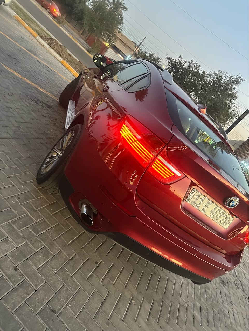 بي ام دبيلو  اكس 6 موديل 2009 فول مواصفات مكينه 3600 تون تيربو بدون اعطال جاملات إماميه و دعاميتين بدون ضربه فقط صبغ 
سياره فول مواصفات 
فتحه 
بصمه ابواب 
بصمه تشغيل 
كشنات جلد 
تدفئه كشنات 
مساج كشنات 
بردات خلفيه 
كامره خلفيه 360 درجه 
حساسات امامي 
حساسات خلفي 
زنون بلادي 
مكان السياره بغداد حي الجهاد السعر 113 وبيها مجال *********** Colombo, Sri Lanka
