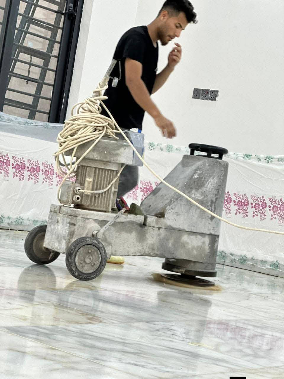 جلي موقعي كاشيتك تعبانة بعدهة اتصل 📲 علا الارقام /*********** ابوسيف 
جلي نتظيف وتلميع عمل كامل و ابسعار مناسبة 💵  كلي كاشي مرمر كرانيت جميع الارظيات
