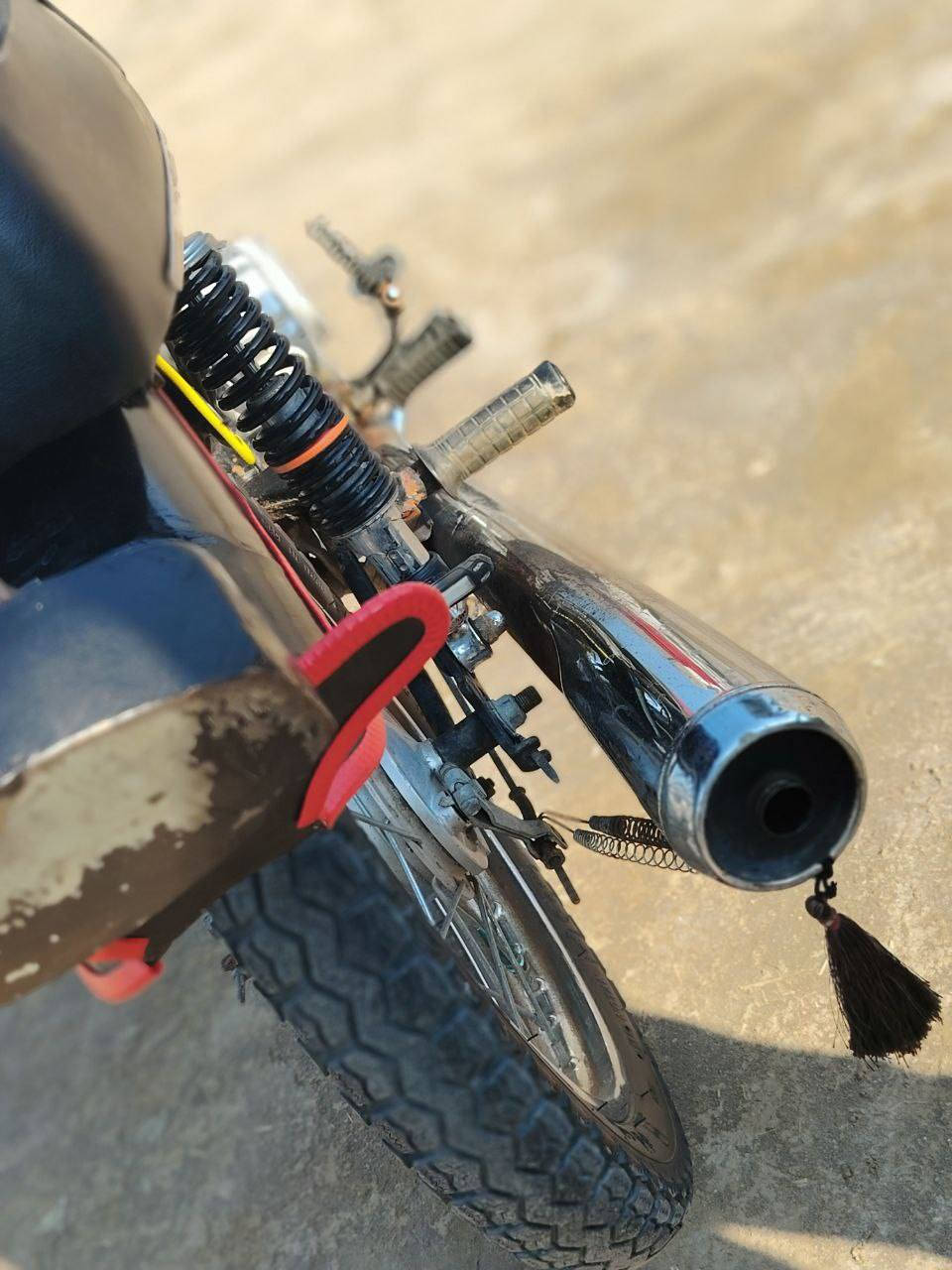 السلام عليكم دراجه اربعه كير تعميرر 25
تحويره الشاصيي بوري ستيل 💥
مكينه نامه شلامجه الأصلي 23 
السعرر 375وبيهه مجال بسيط 
تعال خاص ودلل 
اوو ***********
