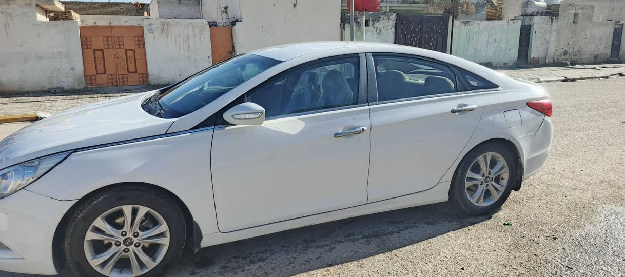 سوناتا خليجي موديل 2013 
شتفات ستيرن 
تبريد قطعتين 
تخم تاير 
السونار موجود اخر صوره 
سنويه  2029
محرك 2400 دوش 
السعر 118 وبيه مجال 
مكاني سماوه قضاء الخضر ***********
