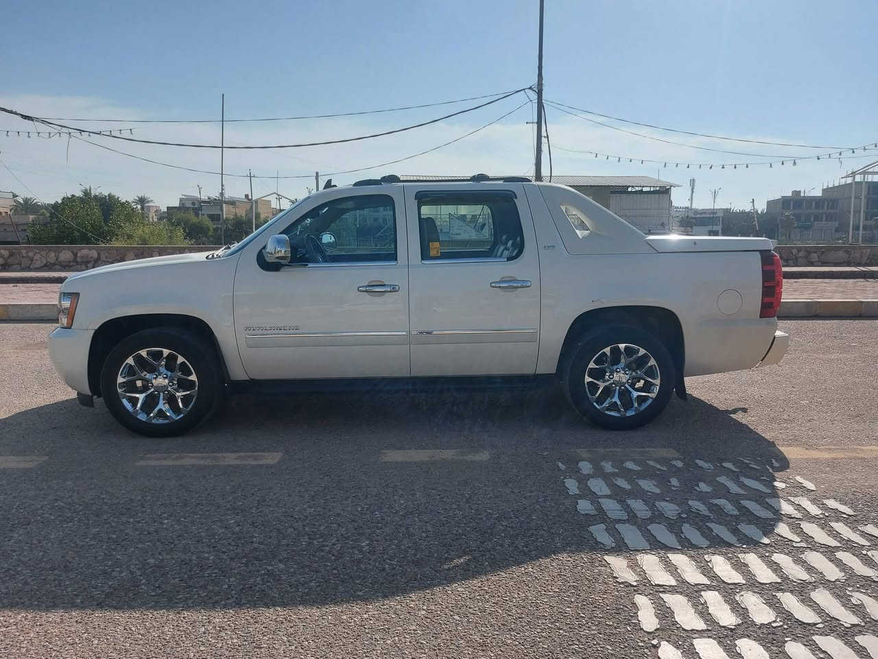 للبيع تاهو افلانج موديل / ١٢ / رقم بغداد انكليزي تحويل مباشر/ سياره جديده وجاهزه / مكينه كير حداديه تخم تاير كهربايات تبريد كلهه جديده مكفوله كفاله عامه من ضربه وكص وتبديل بيهه فقط جاملغ صبغ بدون حادث سعرهه / 170 / وبيهه مجال مكانهه بلعماره / ***********
