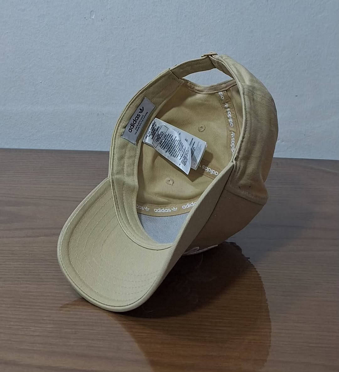 ماركة أديداس أصليه وكاله
قياس M و L
سعر 35
*********** واتساب مسنجر
يوجد توصيل
