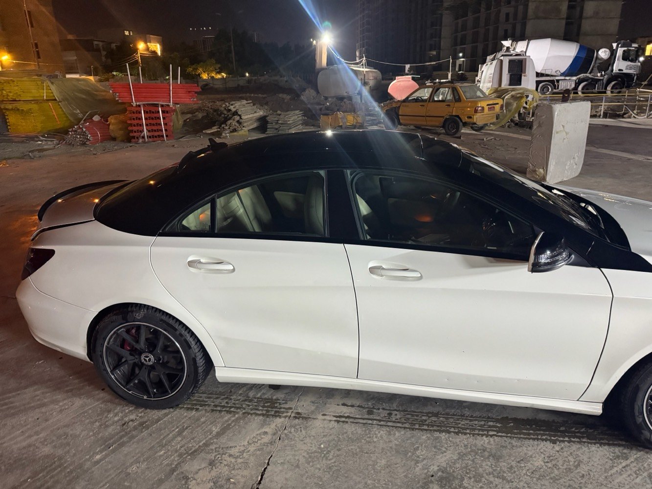 مرسيدس  موديل 2018 CLA250 فورماتك فووول للاخير ماشيه 108.000كم وارد امريكي داخله كلين  هنا صار صبغ  جاملغ وباب ابمن خلفي بدون دواخل ارباك سليم. السياره حلوه وشبابيه    رقم اربيل باسمي مكانه بغداد حي العدل السعر 155 ورقه  *********** واتساب متوفر ايضا