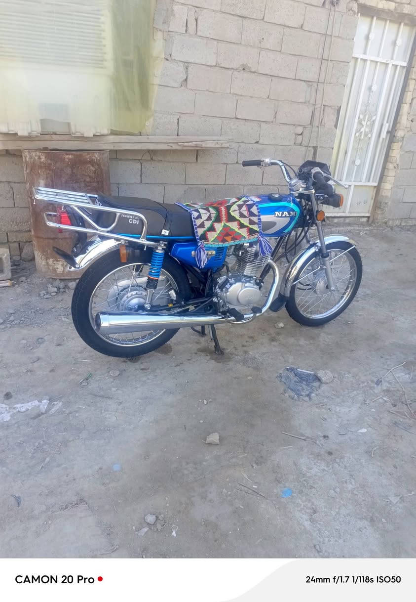 السلام عليكم نامه اوراق سكنر صار لها خمسه ايام من طالعه دراجه جديده كلش بعد هي برغي تجاري ما بيها كله ا اصلي 
مراوس ماكس بيع هم درهم مكان السماوه 
***********
