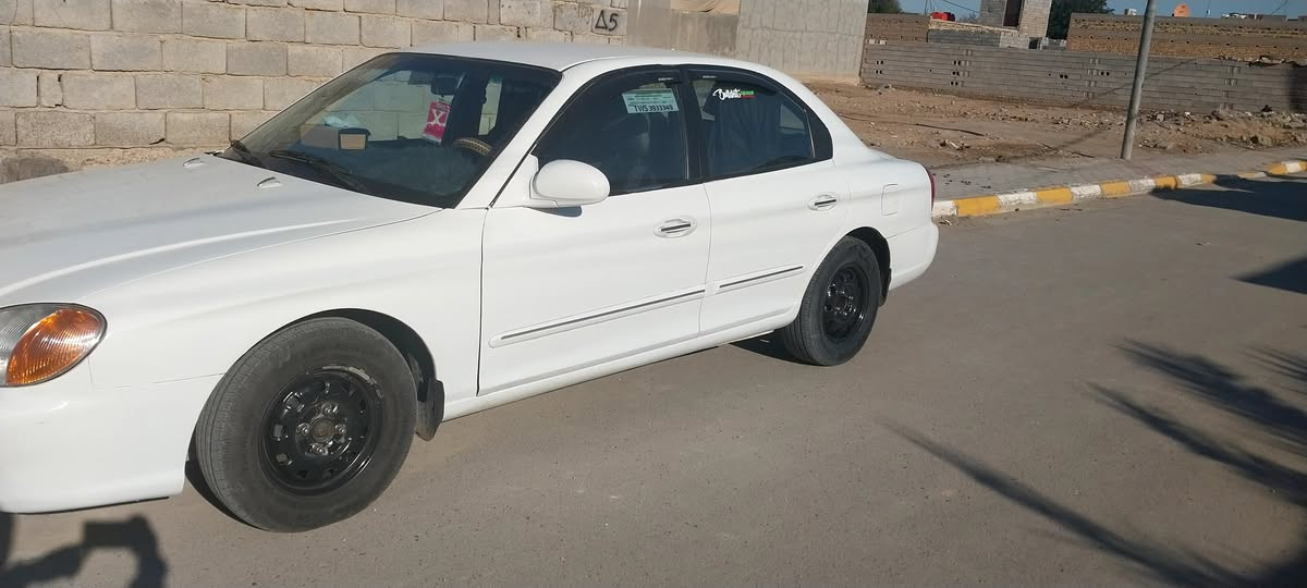 يالله سوناتا للبيع موديل ٢٠٠٠ صبغ درجه اوله كير ومحرك خير من الله مكينه ٢٠٠٠ حداديه جديده وتايرات جديده وكهرباىيات كلها شغاله باسمي ٦٢ رقمي ***********
