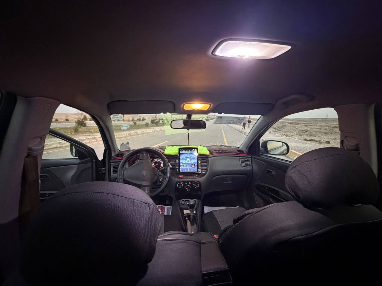 سلام عليكم كيا ريو للبيع موديل 2012
السعر90 بيها مجال شي قليل

رقم شمال سليمانيه رقم جديد سنويه جديده هزا جديدة

كير محرك شرط جامات كهرب سنويه 2028 شرط التحويل

السياره بدون ضرر
***********
