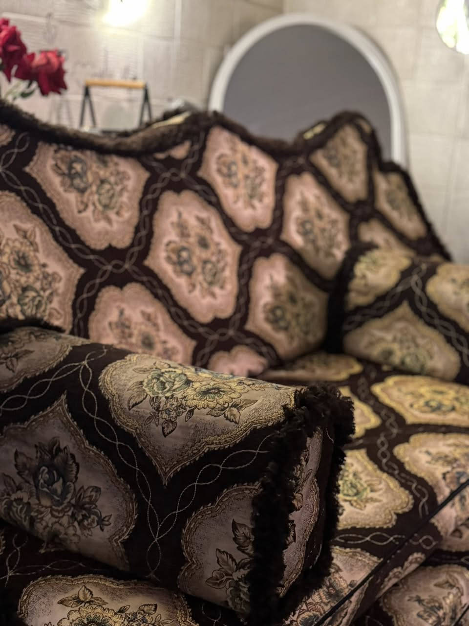 كعدة عربية شغل عراقي أصلي 🇮🇶
تفصيل نظيف ودقيق يرضي الذوق
سفنج مميز ومريح للجلوس الطويل
سحّابات بكل قطعة ✨ غسيل سهل وتنظيف أسرع

📦 المحتويات:
✔️ 3 كعدات
✔️ 6 كوشات

💰 السعر: 100 فقط

📍 بغداد – الغزالية
📞 0787 690 9258
