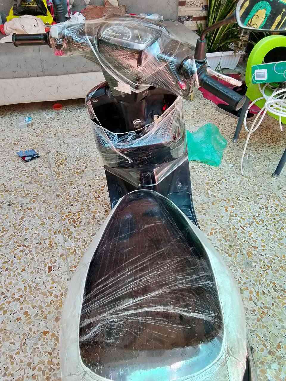 السلام عليكم دراجه بطه للبيع دبل سكليتر دراجه حلوه او نضيفه ...  اشايرهورن سلف  قفل جنطه قفل سكان  لايت امامي.. عداد بانزين   مكينه شلعه او معدل   تاخذه تترحملي  تجي او تشوف ابعينك.. المكان النجف...كوفه يم فلكت شي رستان  الستفسار الرقم ***********او تتواصل وياي على الفيس..  السعر 275او بيها مجال او شوف فيديو دراجه نضيفه كلش  الي امصوره تجي جيب مصلح وياك او افحص...  او بلـ خدمه 🌹🌹 دراجه على وضع البلادي
