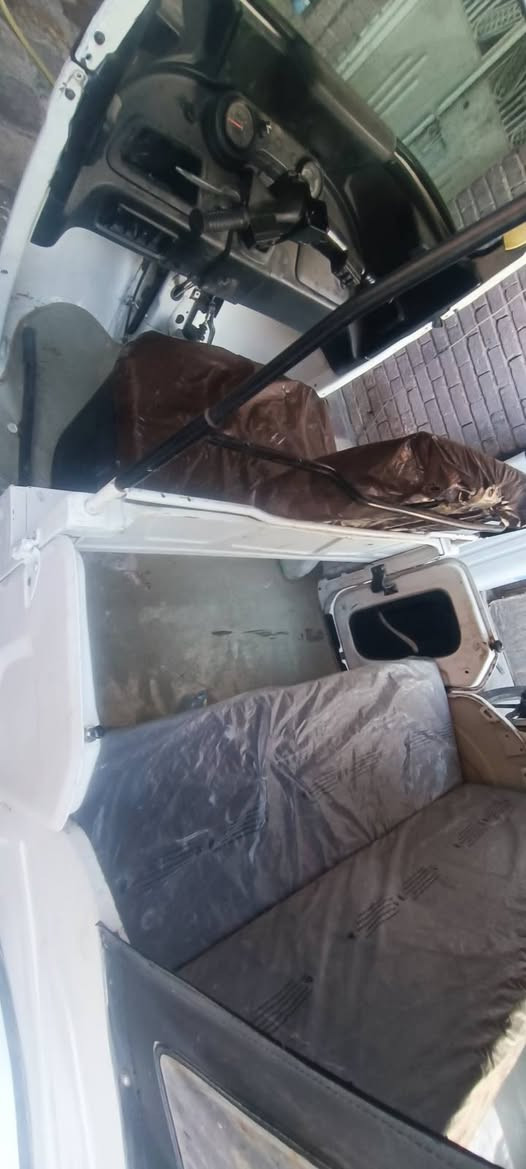 سلام وعليكم تكتك موديل 22رقم بغداد عربي بسمي قبل سبوع حولتها وهزه جديده المكينه مكفوله بس ضربه بصفحه بيها ولان حتاجيت اريد ابيع الله شاهد سعر 8وبيها مجال نشالله 
عنواني الشعب حي سومر ***********
