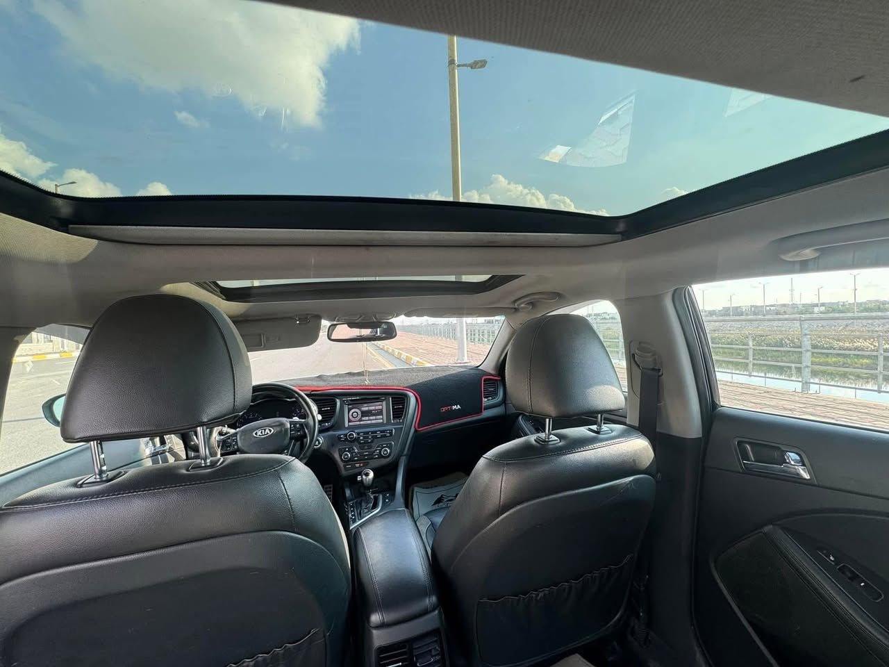 السلام عليكم
اوبتيما 2013 فول 1/1
وارد امريكي ضربتها بس بنيد بدون دواخل حتى المازده مالتها الاصلية مبدلين جاماتها بس ومثل ما موجود بالصورة السيارة نظيفه والباب والجاملغ الخلفي فقط شخط بدون ماصبغته ضربه بسيطه مثل ماموجود بالصور 
1. صدرها امامي وسط خلفي جديد
2. تايرات امامي خلفي جديد
3. محرك 2000 تيربو بلادي نظيف وگير نظيف وضعيتين 6 سرعات شفتات بالستيرن 
4. كشنات جلد فول كهربائي خزن وضعيتين للسايق وامامي تدفئة وتبريد كشنات خلفي تدفئة .
5. دخول بصمه للأبواب الامامي 
6. ⁠ السقف بانوراما 
7. ⁠تحكم كامل بالستيرن
8. ⁠شاشه الحجم الكبير بلادي 
9. تدفئه تبريد فول 
10. ⁠ويل كب حجم 18 حساس داخلي اصلي 
11. ⁠لايت زنون بلادي 
السياره ماشيه 105 الف ميل 
رقمها بغداد /م ومشروع وطني باسمي وسنويه 2026 والتحويل ثاني يوم السياره بالرمادي 
السعر 11،000 دولار(110 ورقه)
رجاءاً بس شراي يتواصل متواجد على الفيس ***********
