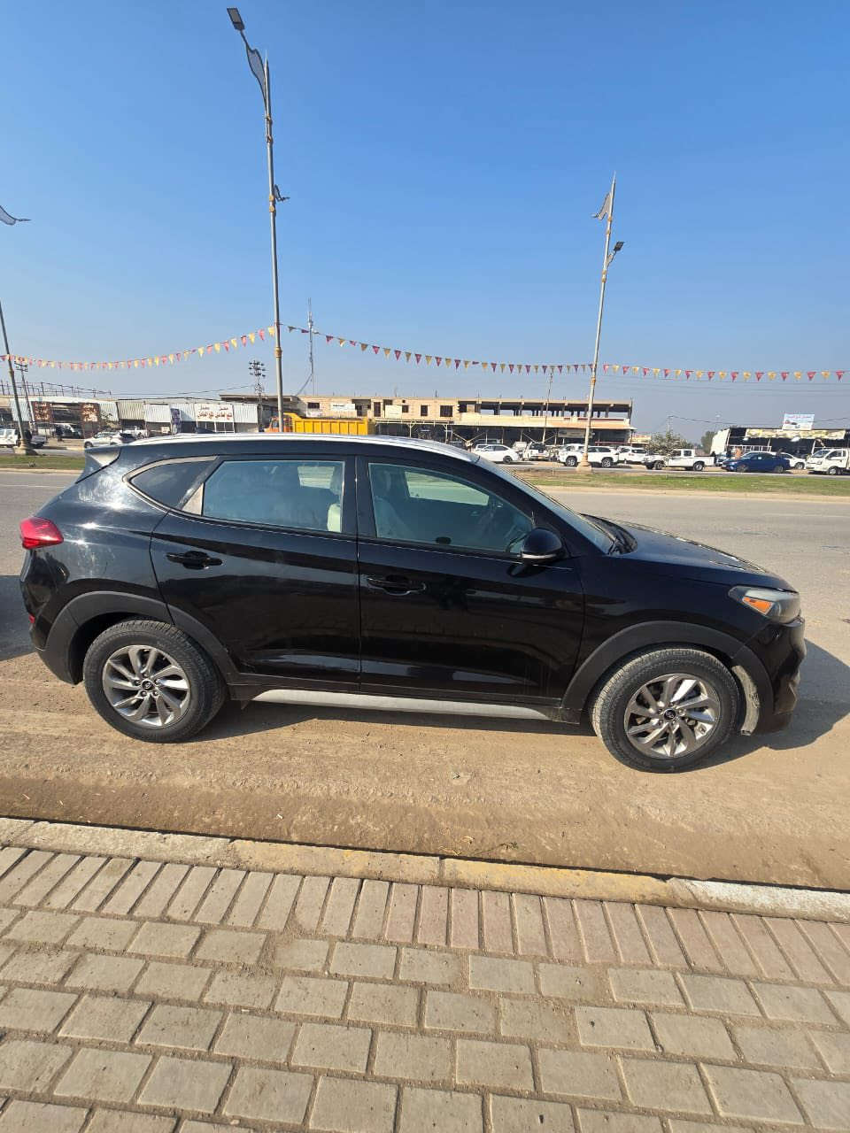 توسان ٢٠١٨ وارد امريكي ضرر جاملع +بنيد 
رقم بغداد سنوية وهزة جديدة بسمي شخصيا تحويل ثاني 
السيارة جاهزة كل نقص مابيهة 
حدادية تخم تاير محرك كير كفالة 
مواصفات السيارة 

بصمة 
تحكم 
شاشة كامرة 
كشنات كهربائية +تدفائة 
ماشية ٨١ ميل 
وبعد مواصفات التوسان المعروفة 
مكاني بغداد قريبب ع مجمع بسماية 
   ***********. 
السعر ١٤٠
