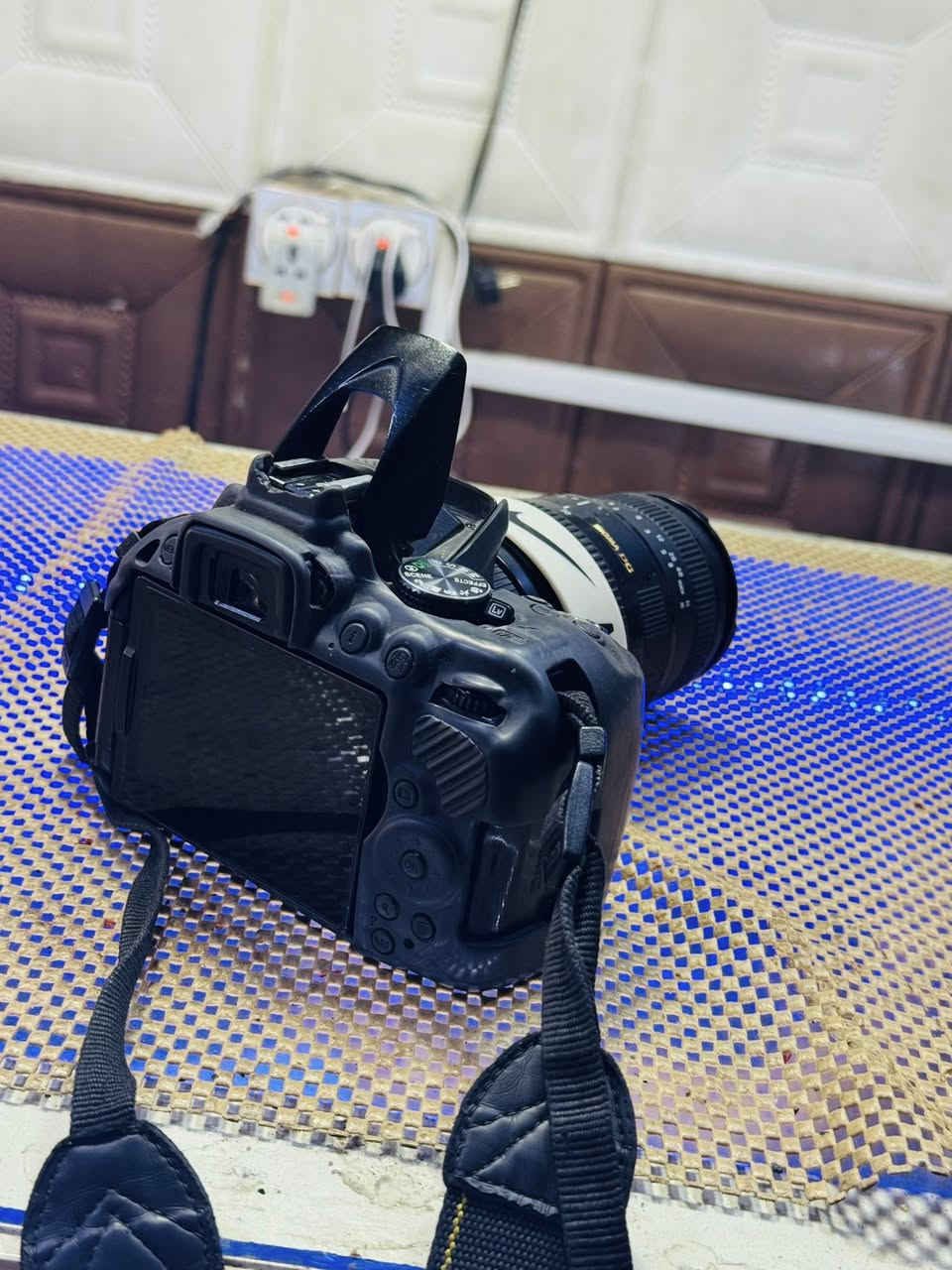 السلام عليكم ورحمه الله وبركاته 
1التر24
جهاز نضيف عل بلادي مستخدم اقل شهر 
دبل خط 
ذاكره256
لون تيتانيوم 

2كامره نيكون 5200
بلادي شرط 
زوم رياضي
بطاريه نيكون بلادي
شاحنه نيكون بلادي 
جديده شرط 

للاستفسار لاتصال عل رقم:***********
