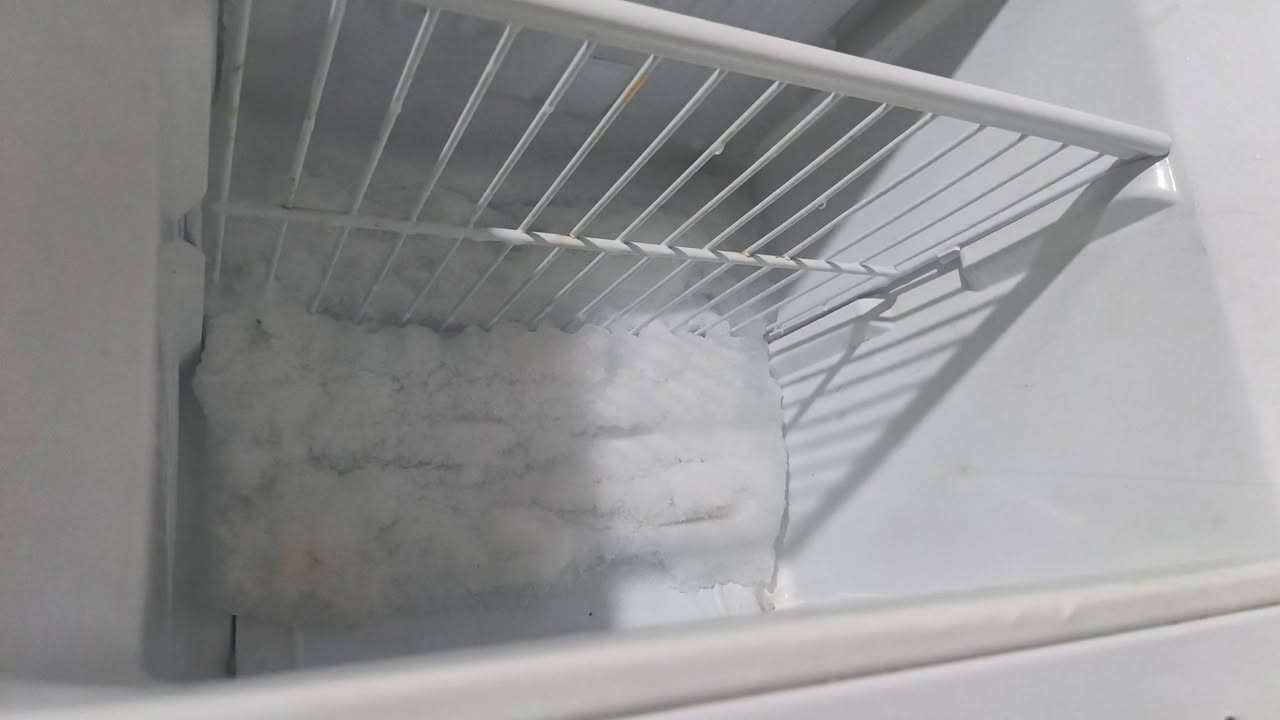 ثلاجه ومجمده نضيفات جدا ماداخلات تصليح سعرهن400وبيهن مجال
‏‪***********‬‏
