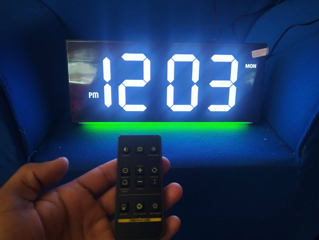 ساعة تخبل. نشره متغيره الالوان. تحكم ريمونت 
السعر 20


**إذا كنت صاحب هذا الإعلان وتريد حذفه لأي سبب، رجاءا أرسل رسالة إلى الدعم الفني**