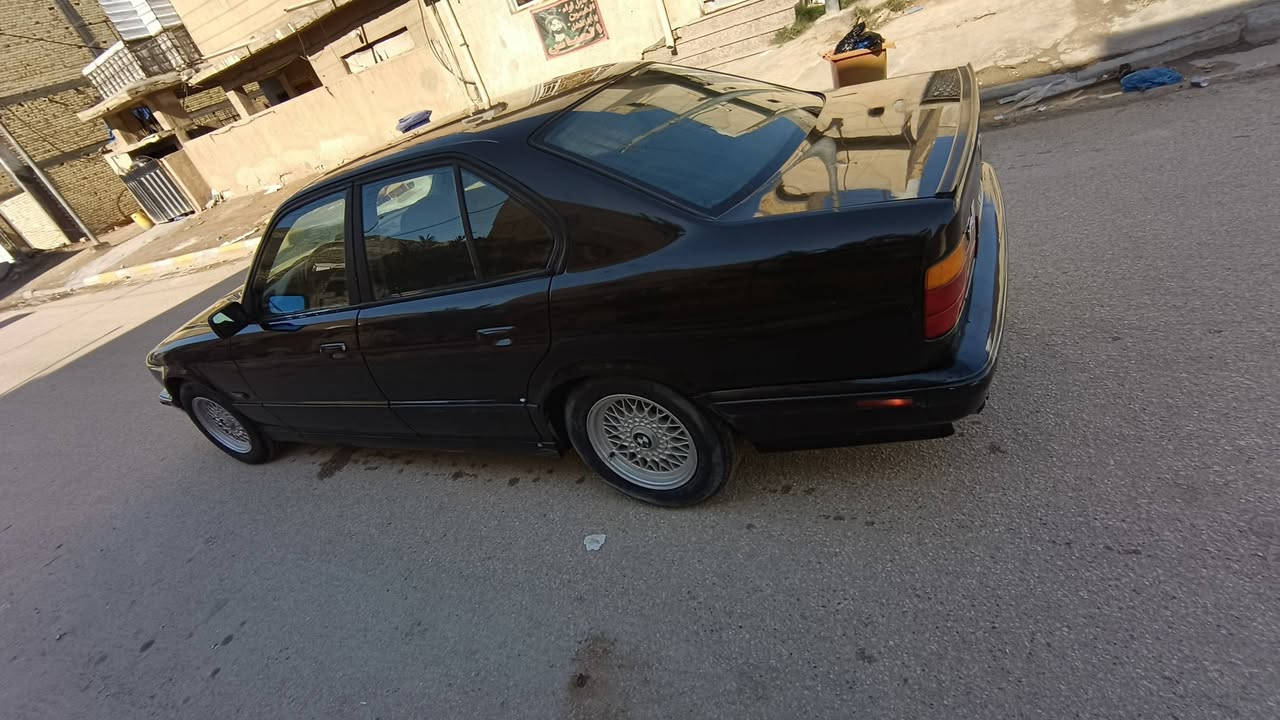 يالله سلام عليكم بي ائم 225بجم عريض رقم بغداد بسمي تريد وكاله تريد تحويل هزه جديده سنويه جديده  مكينه مسكر دبل فانوص تبريد ثلج حداديه طوبه سياره جاهزه وخير من الله موجود فيدو وصور شوف عينك سياره مكفوله من ضربه فقط صبغ الجماليه مكان سياره. الناصريه ذي قار مركز ترهم مراوس حسب القناعه السعر 58وبيه مجال قليل حك الجيه ***********
